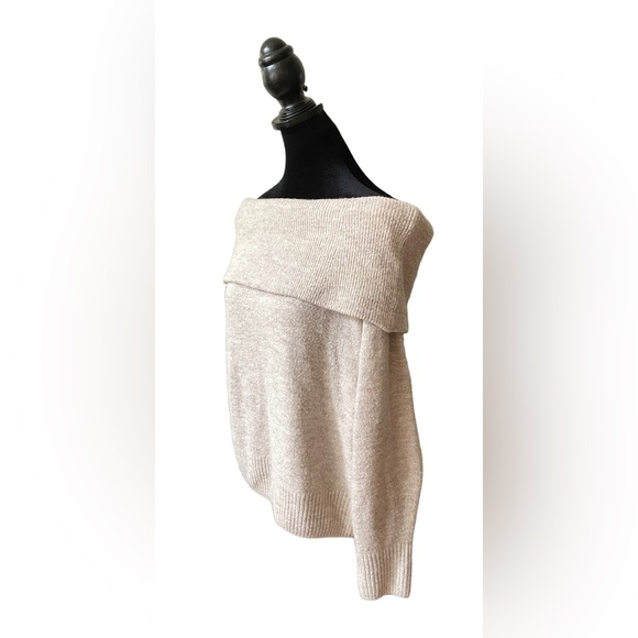 H&M: Sweater - Picture 12 of 17